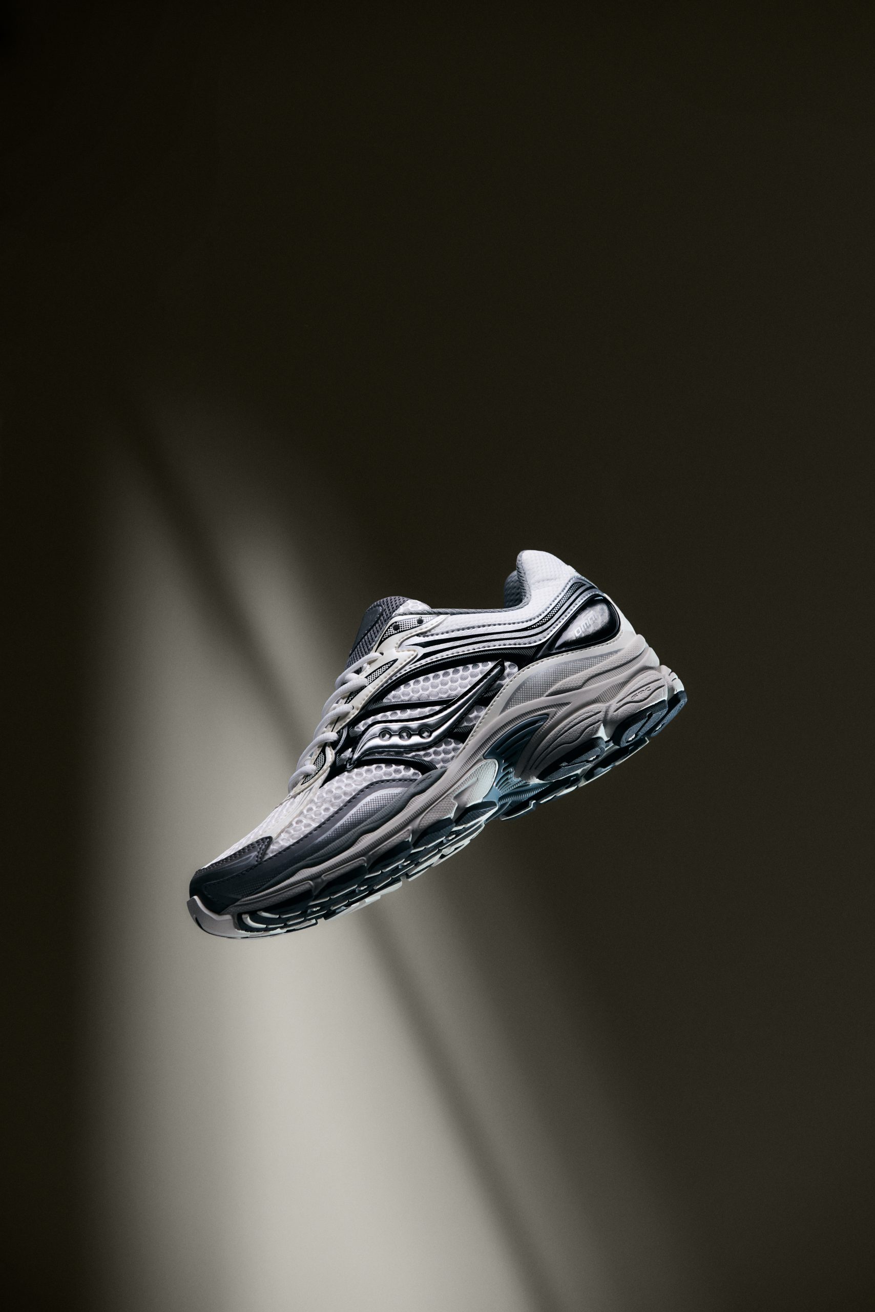 Univers Saucony Retro Tech